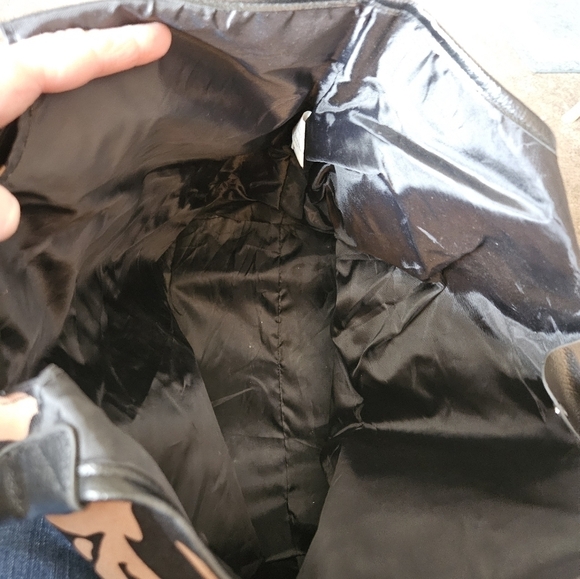 For your eye's only 5 piece makeup and toiletry bag set. Tiger stripe. - Picture 8 of 10